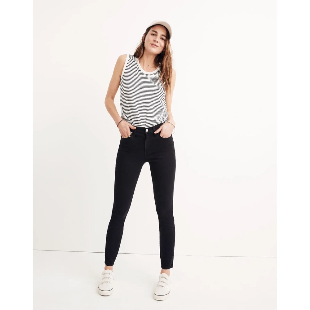 Madewell Petite 9" Mid-Rise Skinny Jeans in Lunar Wash